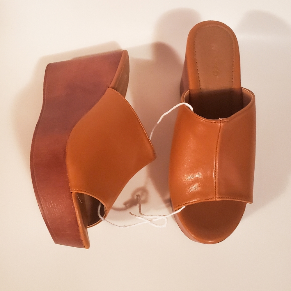 Wanted Tan London Wedges - Picture 2 of 6